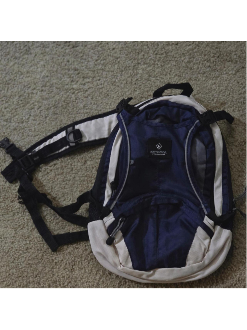 Navy blue hydration backpack with water bladder #hiking #outdoors #waterbladder